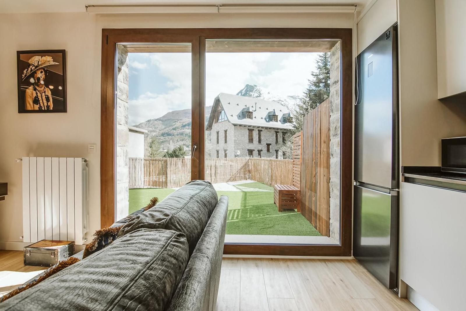 Casa Rosana Apartamento De Diseno Con Terraza Sallent de Gállego Exterior foto