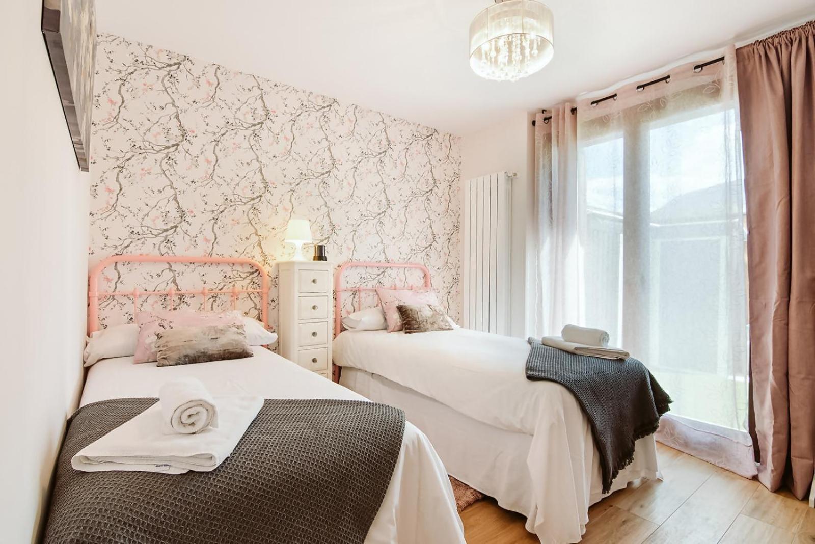 Casa Rosana Apartamento De Diseno Con Terraza Sallent de Gállego Exterior foto
